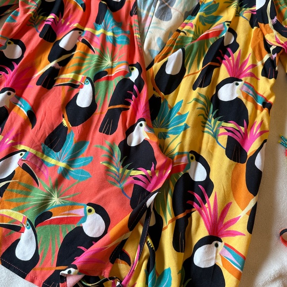 Discontinued FARM for Anthropologie Farm Rio Rainforest Wrap Blouse Toucans - Picture 8 of 12
